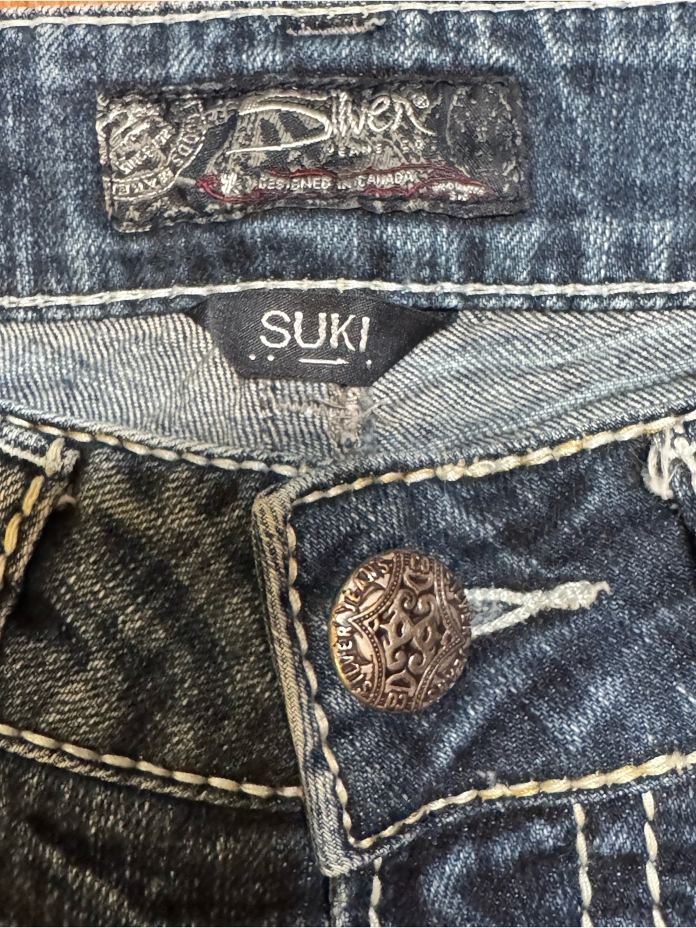 Silver Jeans BabyBoot Cut Blue Distressed Jeans with Embellished Pockets W26/L31 - Picture 9 of 12